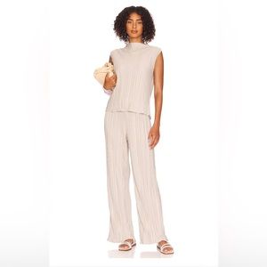 Rails trea plisse crinkle tank top and pants set in Oyster - NWT